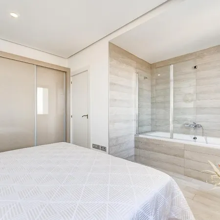 Ocean View Apartment *